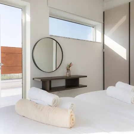 Sea Pearl Beachfront - Anemone Villa