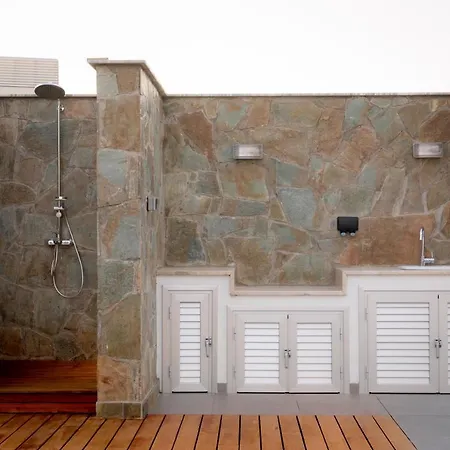 Sea Pearl Beachfront - Anemone Villa