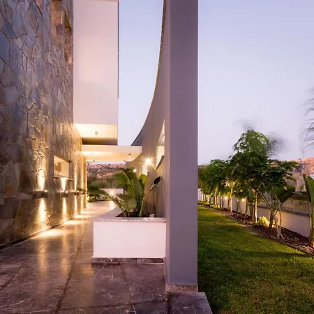 Sea Pearl Beachfront - Anemone * أيا نابا