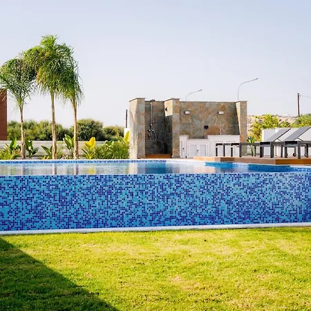 Sea Pearl Beachfront - Anemone Villa *