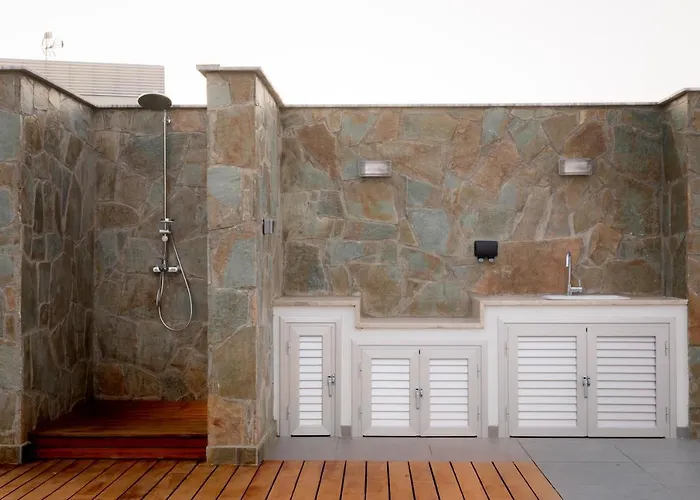 Sea Pearl Beachfront - Anemone Vila