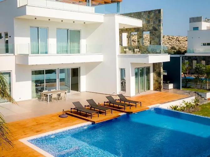 Vila Sea Pearl Beachfront - Anemone