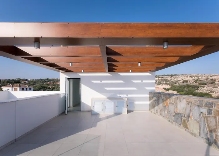 Sea Pearl Beachfront - Anemone Vila *